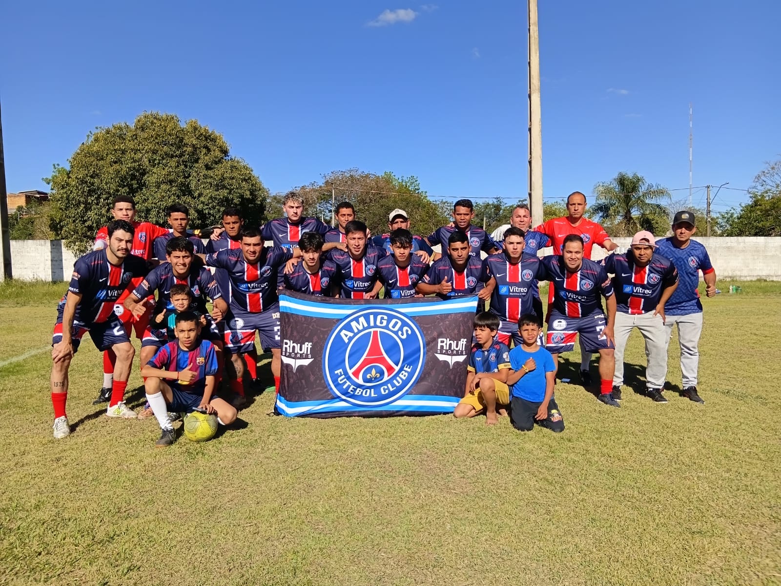 A equipe dos Amigos não conseguiu converter suas oportunidades em gols e iniciou a campanha sem pontuar